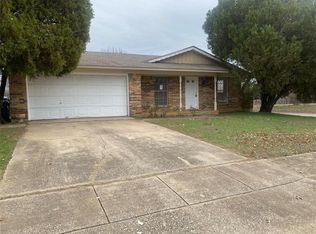 3920 Redstone Rd, Denton, TX 76209