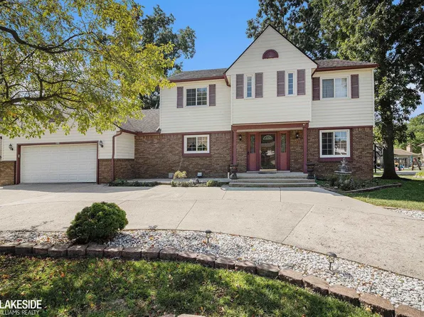 22665 Kenwyck Dr, Southfield, MI 48034