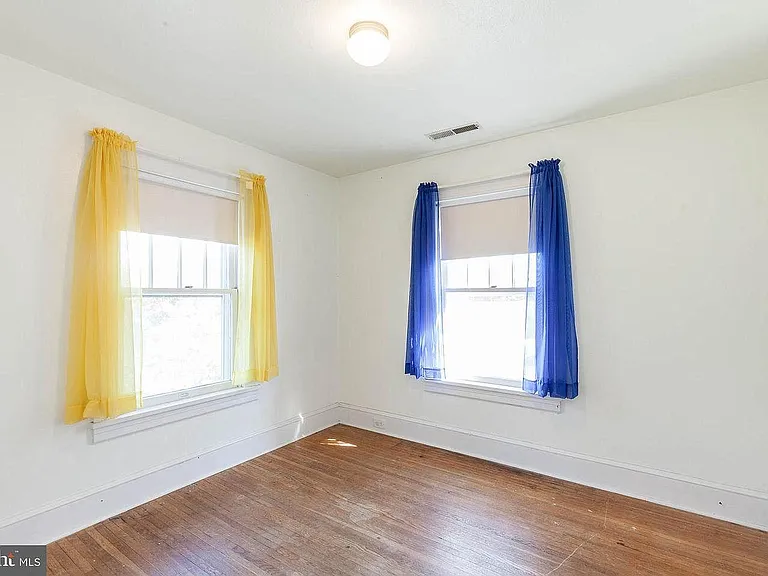 84 W Green St — Photo 11