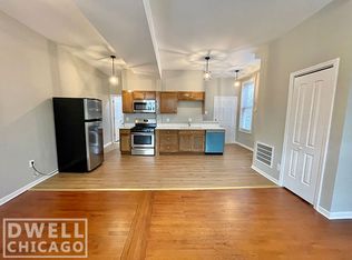 1152 W 17th St #3F, Chicago, IL 60608
