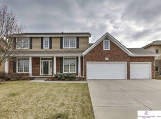 17221 Cinnamon St, Omaha, NE 68135