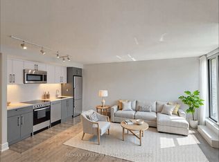11 Walmer Rd #709, Toronto, ON M5R 2W9