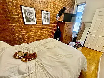 Rented by R New York