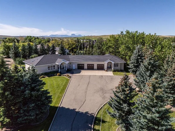 305 N 9th St W, Cardston, AB T0K 0K0