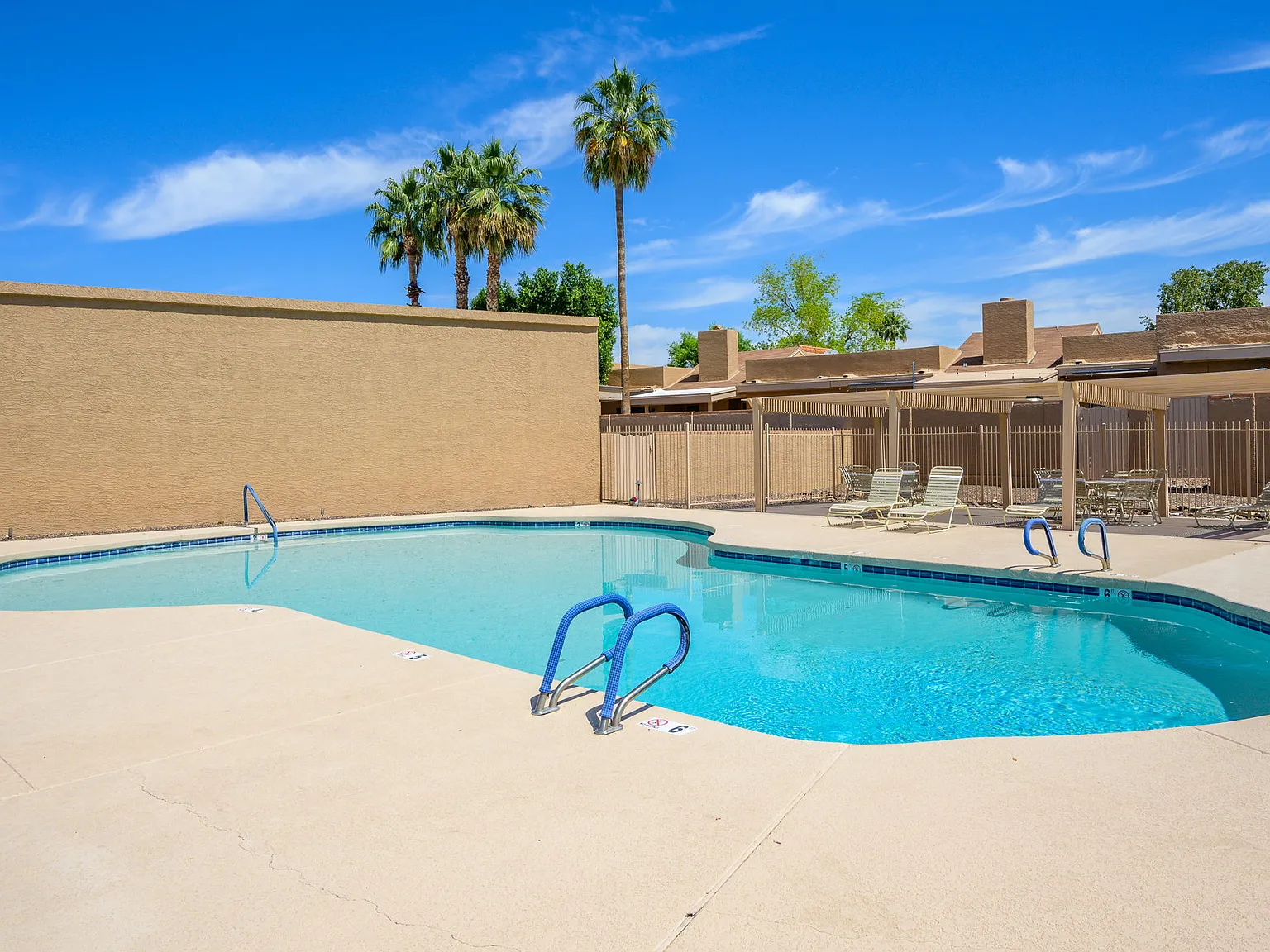 E Winchcomb Dr, Scottsdale — Photo 4