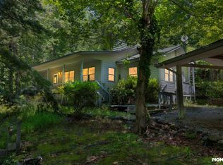 527 Mountainside Dr, Rabun Gap, GA 30568