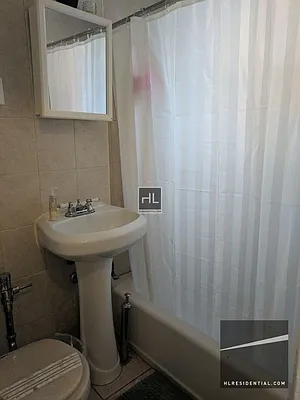 Rented by Highline Residential | media 42