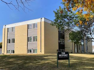 2105 5th St NW, Minot, ND 58703