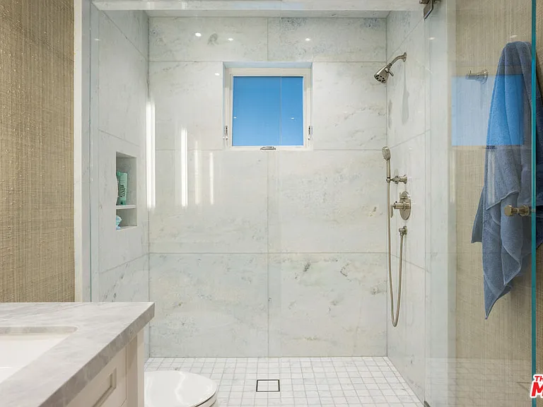 1347 Palisades Beach Rd — Photo 45