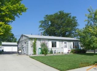 1317 Greenbriar St, Rapid City, SD 57701