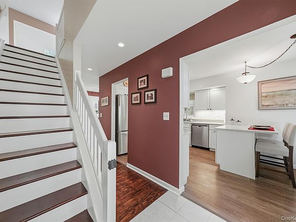 5th image of 2 N Cambridge Court
