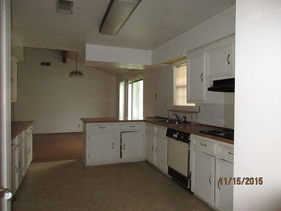 3rd image of 226 Franklin Ln