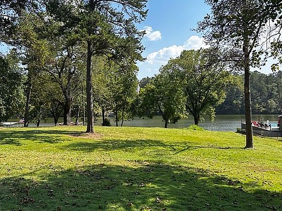 4th image of 1819 Lakeshore Dr