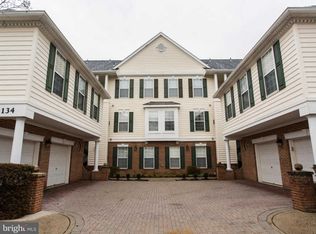 43134 Watercrest Sq UNIT 104, Chantilly, VA 20152