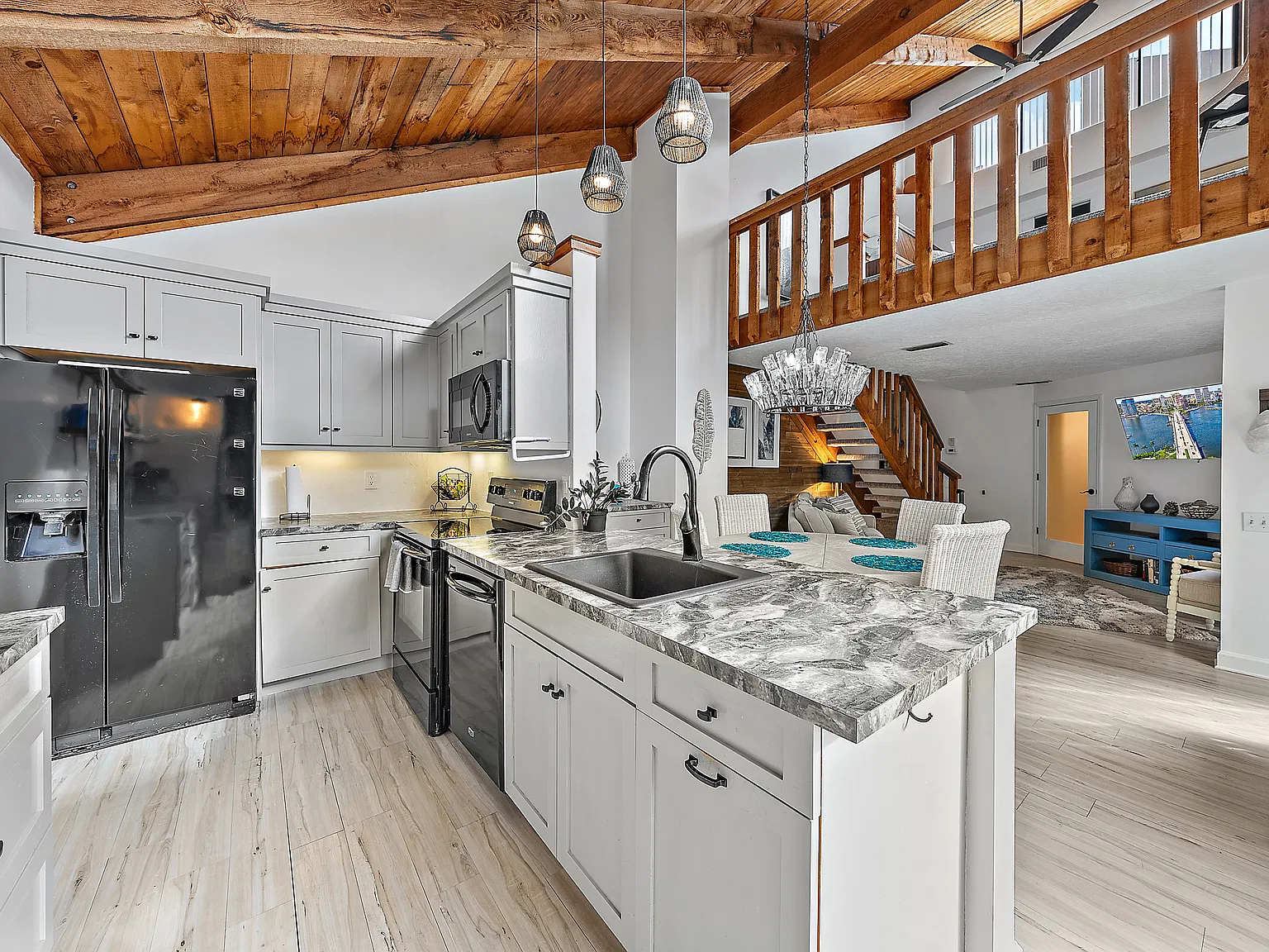 2 bed, 1160 sqft, $4,500 — Photo 2