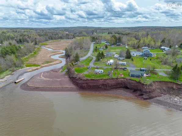 30 Blomidon View Ln, West Hants, NS B0N 2R0