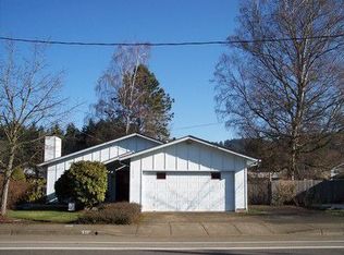 1306 S 6th St, Cottage Grove, OR 97424