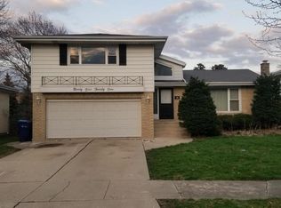 9525 S Tripp Ave, Oak Lawn, IL 60453