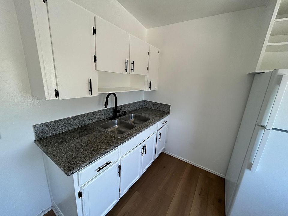 2nd image of 11116 S Normandie Ave