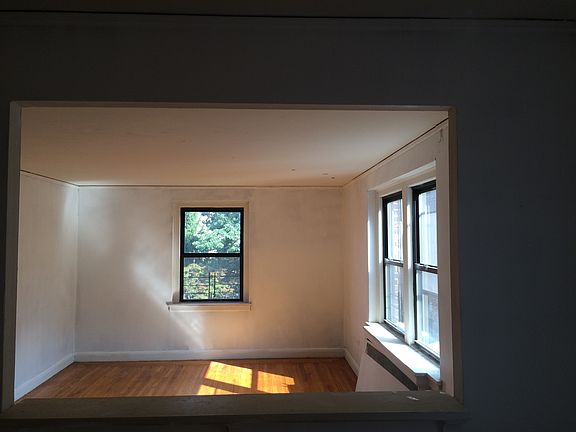 4th image of 300 Hayward Ave APT 4I