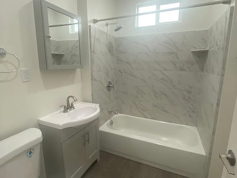1431 Cedar Ave — Photo 8