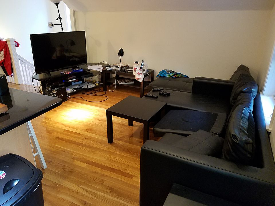 2nd image of 172 Fuller St #0