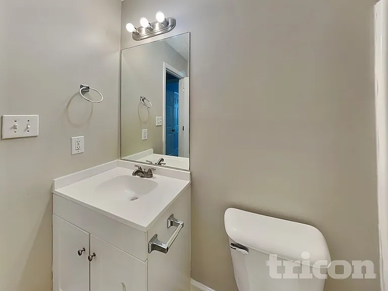 205 Highgrove Dr — Photo 12