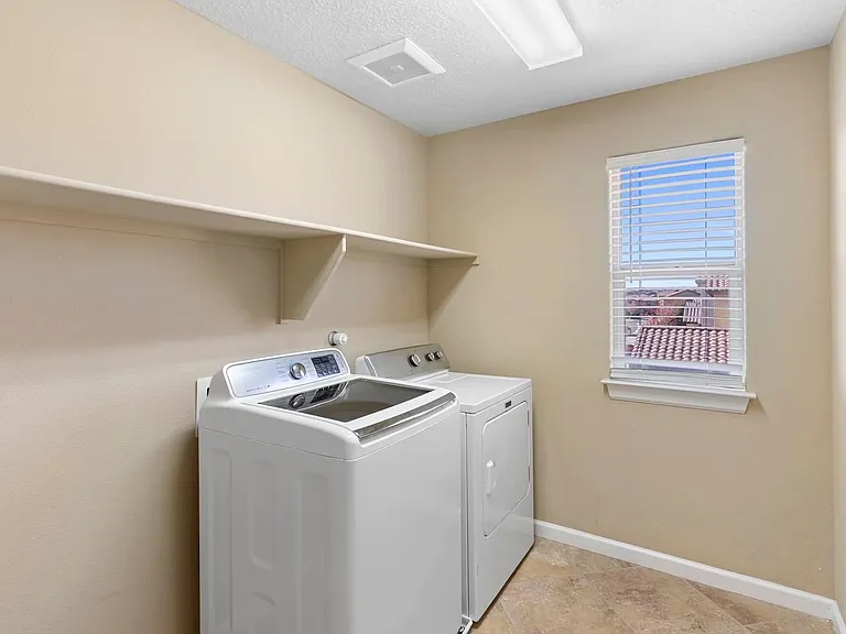 604 Loma Linda Loop NE — Photo 38