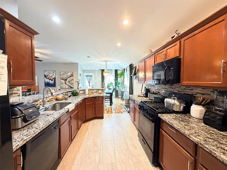 1807 Emerson Ridge Dr — Photo 16