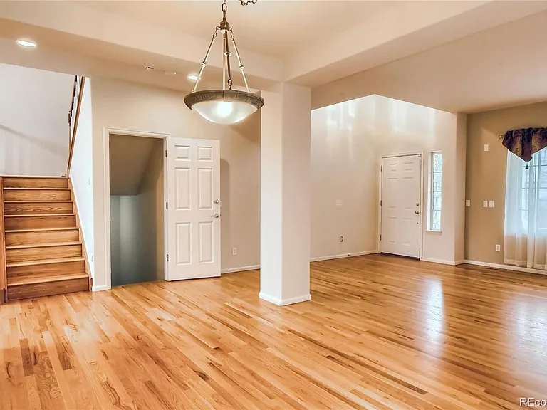 5944 S Ukraine St — Photo 3