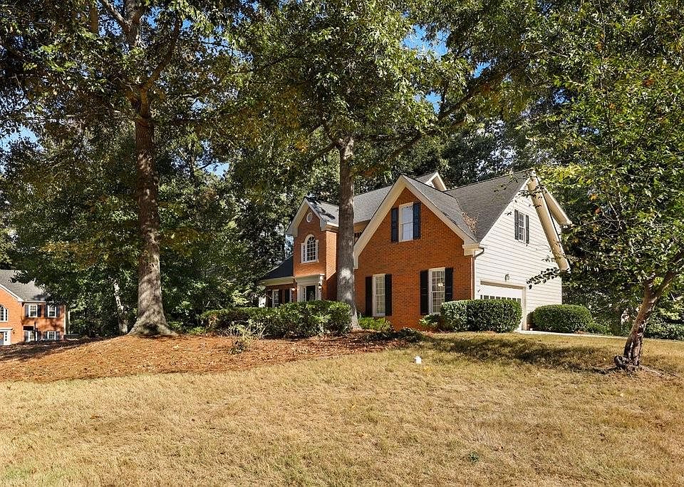1st image of 134 Waterloch Ct