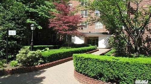 3rd image of 6861 Yellowstone Blvd APT 114