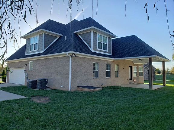 3rd image of 910 Chapman Ct