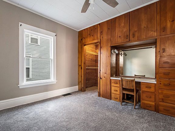 4th image of 848 College Ave NE