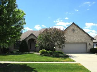 580 Ridgewood Dr, Antioch, IL 60002