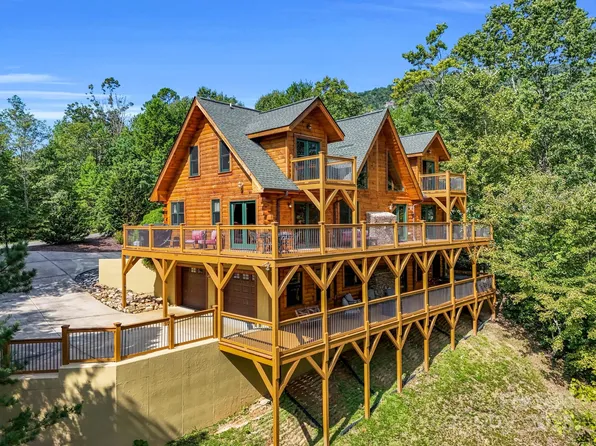 219 Highland Hts, Lake Lure, NC 28746