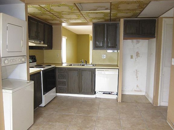 2nd image of 5077 Rose Hill Dr