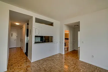 Rented by Bouklis Group