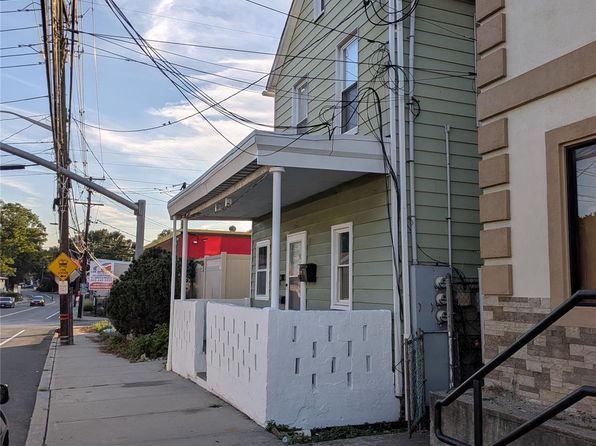 90-92 W Railroad Ave