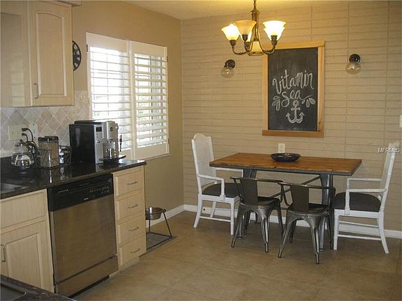 3rd image of 958 San Salvador Dr