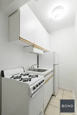 Rented by Bond New York | media 19