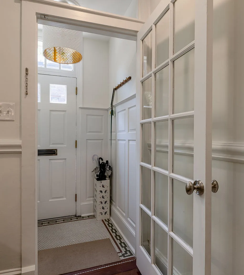 5 bed, 3216 sqft, $13,075 — Photo 1