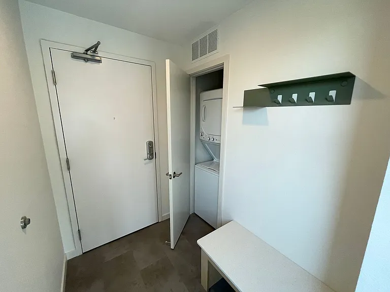 3333 Hennepin Ave — Photo 11