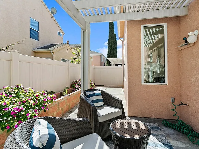 14870 Clementine Ct — Photo 9