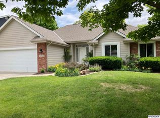 13719 Hillsborough Dr, Omaha, NE 68164