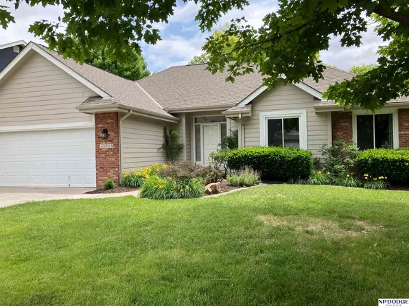 13719 Hillsborough Dr, Omaha, NE 68164