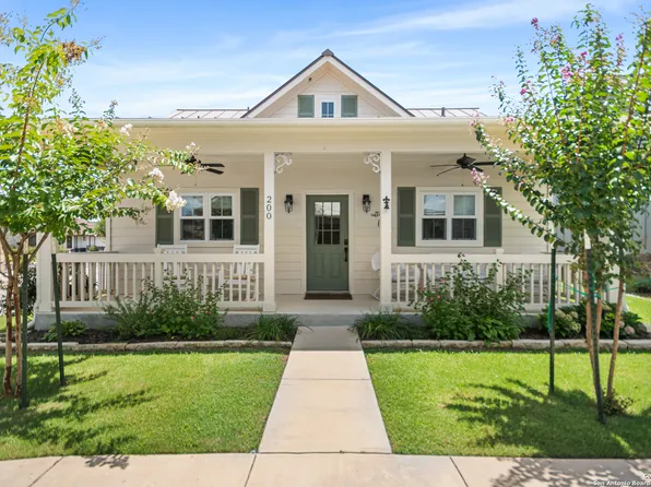 530 OAK PARK DR 200, Boerne, TX 78006