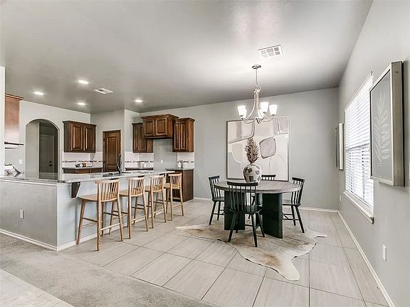 5th image of 4121 Lonetree Dr