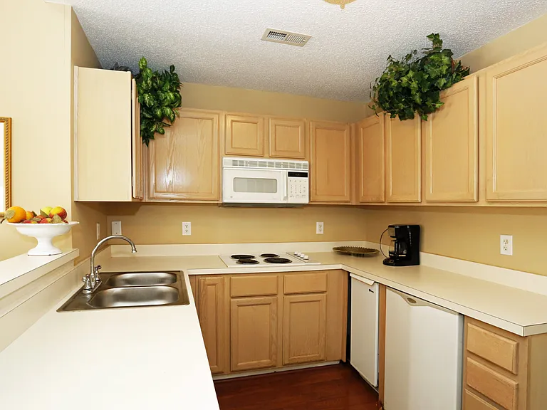 Taylor Pointe Apartments — Photo 30