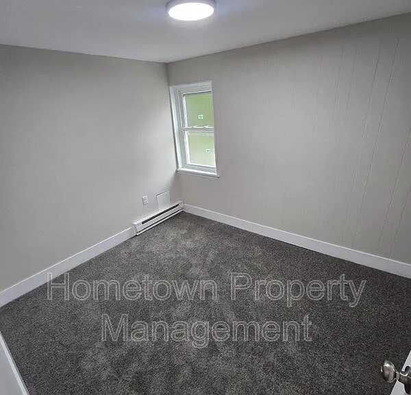428 W Main St — Photo 2